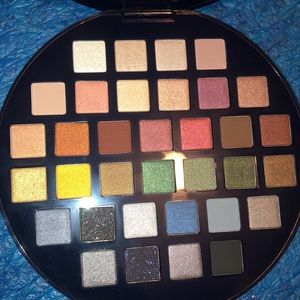 Eyeshadow palette